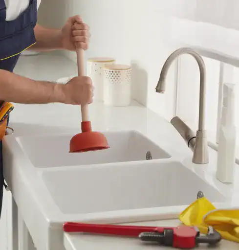 Diferencias entre desatasco manual y desatasco con maquinaria profesional